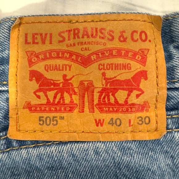 Levi's 505 Men's Jeans 40x30 Light Wash Straight Leg Mid Rise Relaxed Fit - Picture 4 of 4